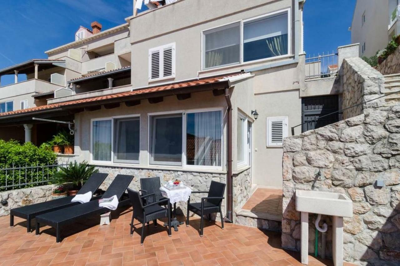 Luxury Sea View Apartment *